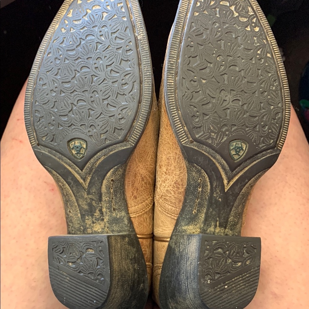 Ariat Brown Heeled Round Up Square Toe Boots with Western Stitching - Picture 5 of 6
